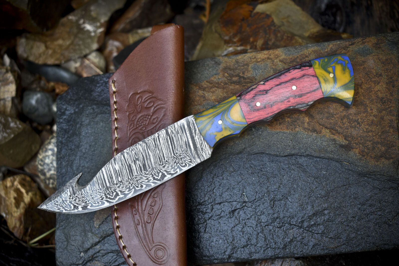 Forged Twist Damascus Skinner Knife with Gut Hook and Hard Wood Handle Tactical Hunting