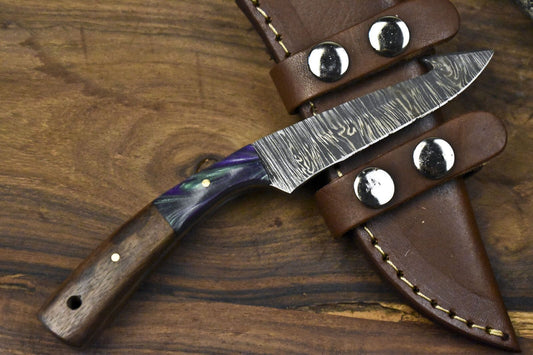 Forged Twist Damascus Skinner Knife with Gut Hook and Walnut Wood Handle – EDC Hunting Knife with Leather Sheath