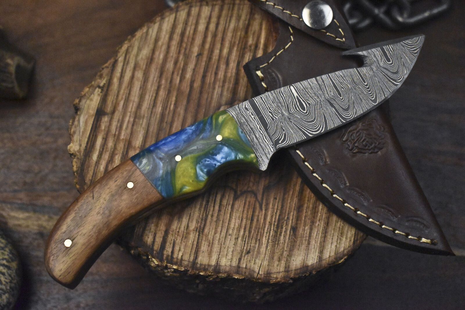 Forged Twist Damascus Skinner Knife with Gut Hook and Walnut Wood Handle – Handmade Hunting & Hiking Knife

