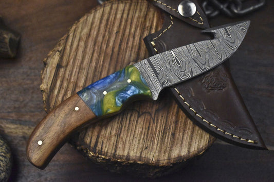 Forged Twist Damascus Skinner Knife with Gut Hook and Walnut Wood Handle – Handmade Hunting & Hiking Knife

