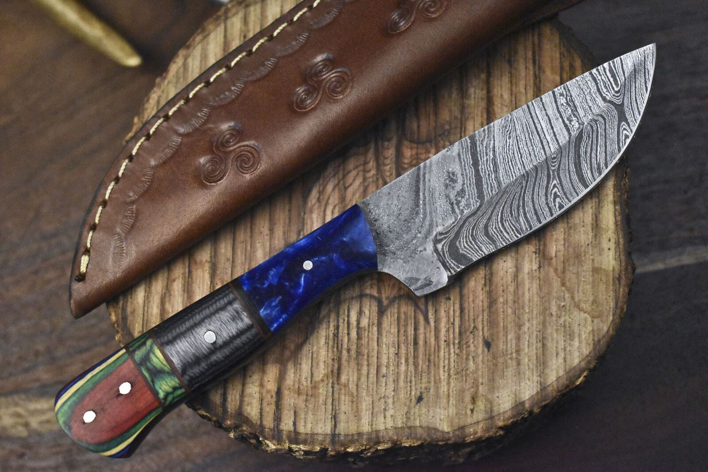   Forged Twist Damascus Skinner Knife with Hard Wood Handle for Hunting

