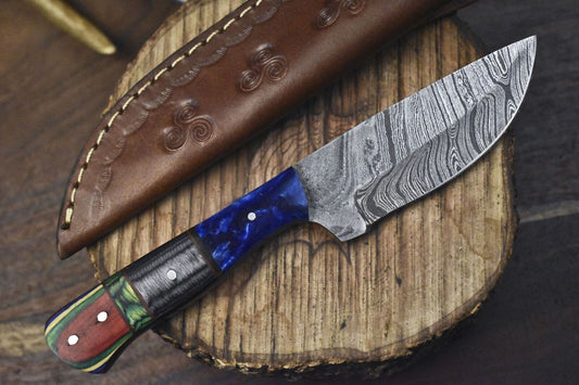   Forged Twist Damascus Skinner Knife with Hard Wood Handle for Hunting

