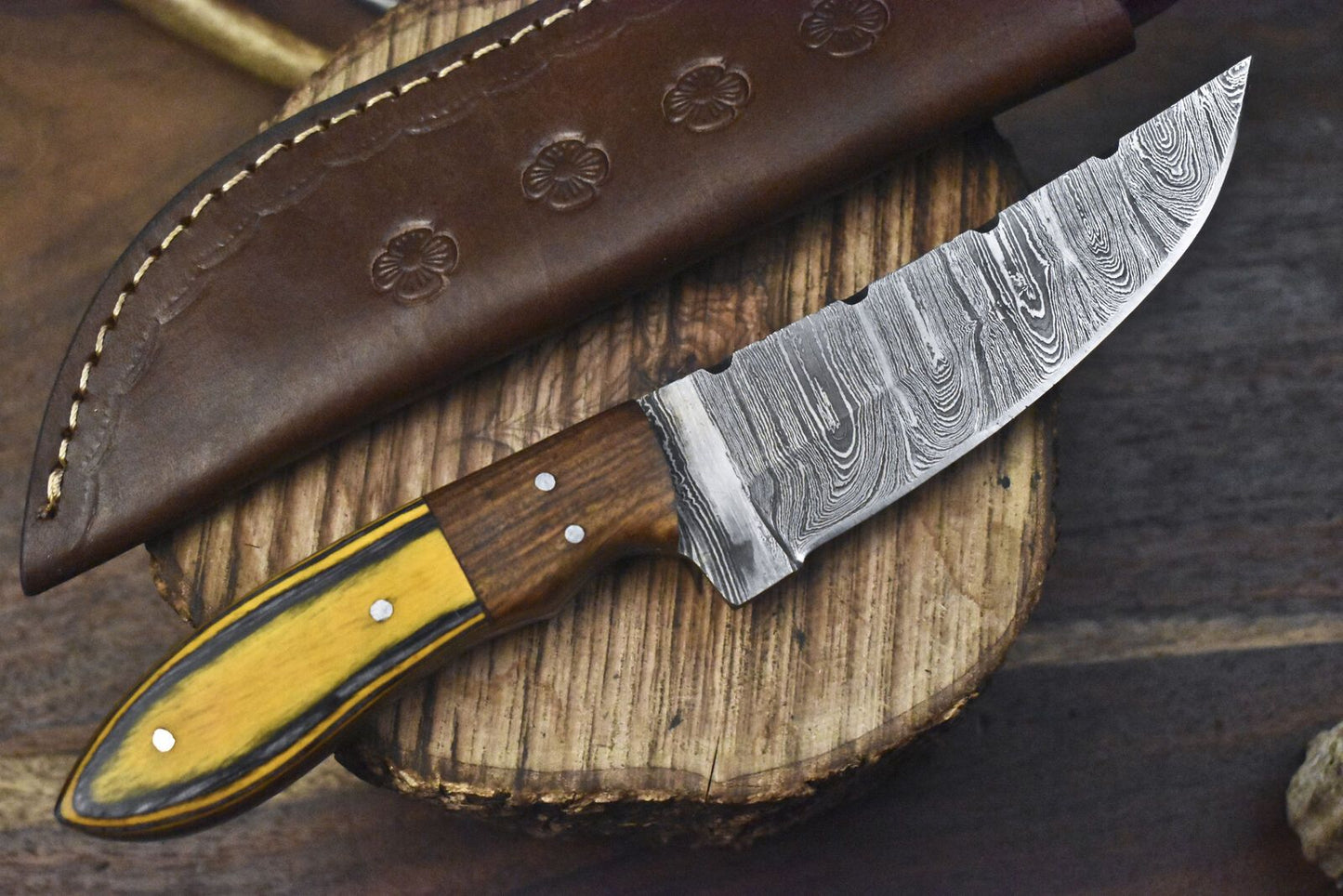 Forged Twist Damascus Skinner Knife with Hardwood Handle and Wooden Bolster – Custom Handmade Hunting Blade