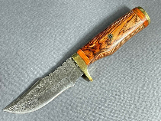 Full Tang Damascus Skinner Knife with Wood Handle and Brass Guard