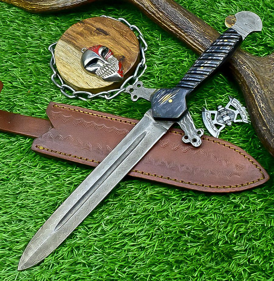 13" Hand-Forged Damascus Steel Short Sword Bowie Knife – Wood Handle & Leather Sheath
