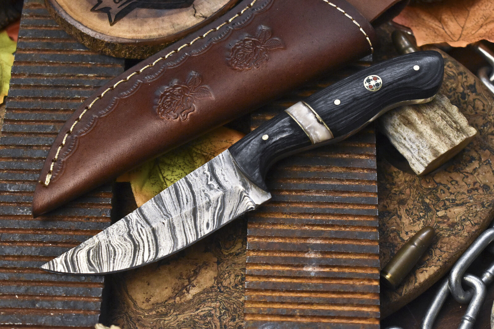 Hand Crafted Skinner Knife Twist Damascus Hard Wood Wooden Bolster Fishing w/ Leather Sheath
