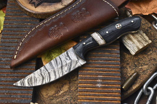 Hand Crafted Skinner Knife Twist Damascus Hard Wood Wooden Bolster Fishing w/ Leather Sheath
