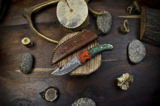 Hand Crafted Skinner Knife with Gut Hook Twist Damascus Hard Wood Hunter