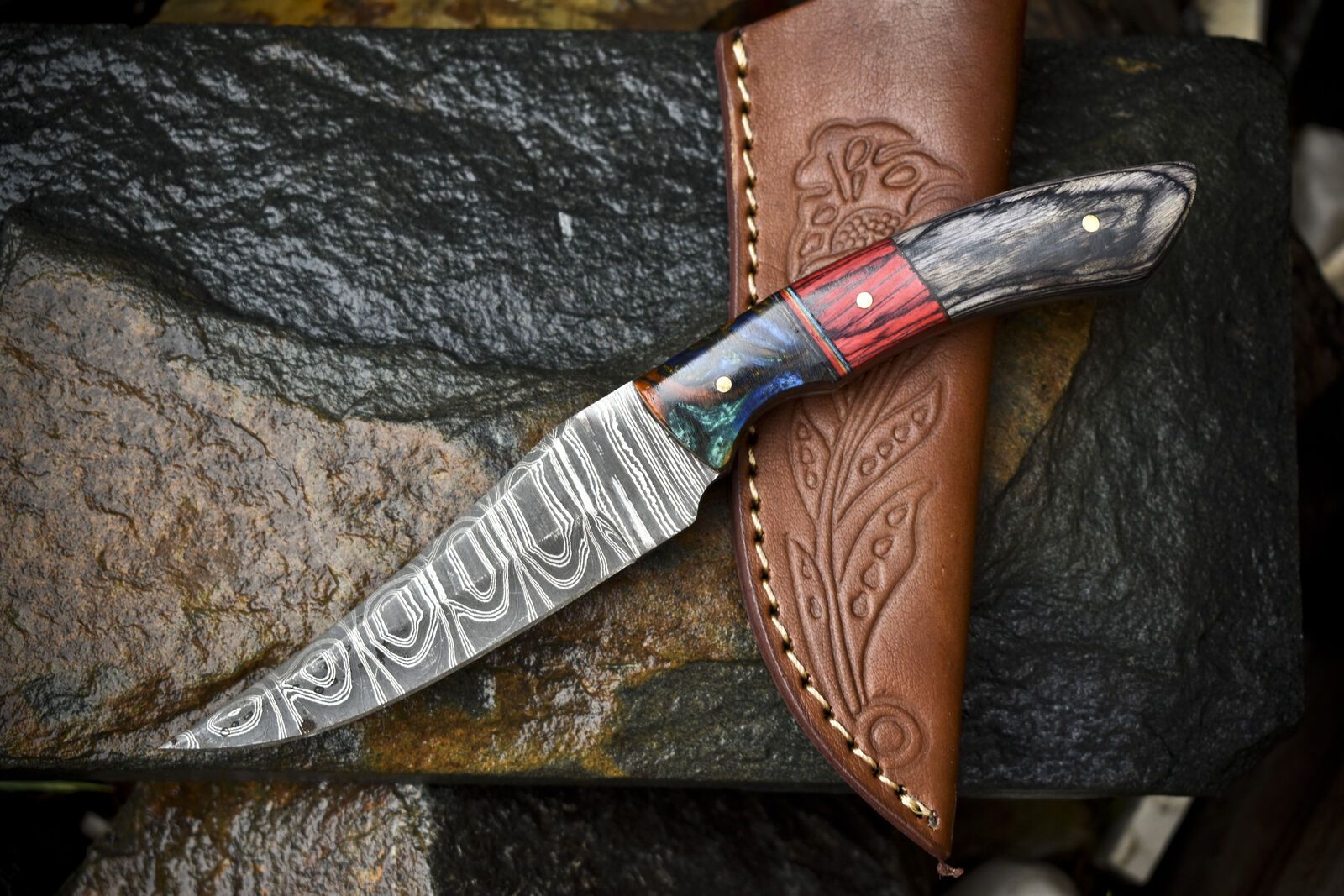 Hand Crafted Twist Damascus Skinner Knife Hard Wood Handle for Fishing and Hunting