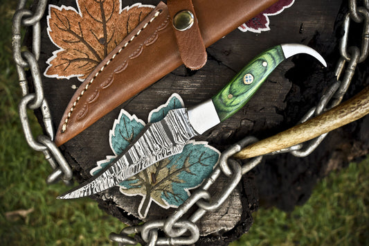 Hand Forged Damascus Skinner Knife Twist Pattern Hardwood Handle with Leather Sheath
