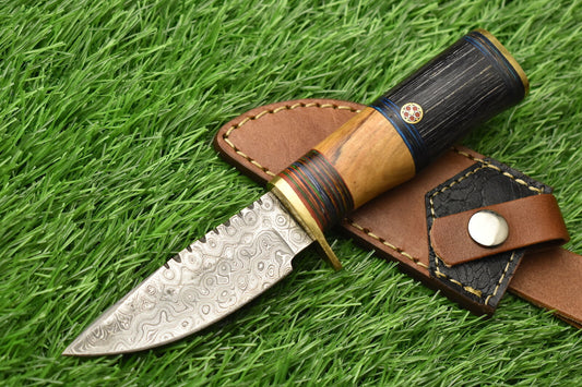 Hand Forged Damascus Skinner Knife with Olive Wood Handle and Brass Guard 