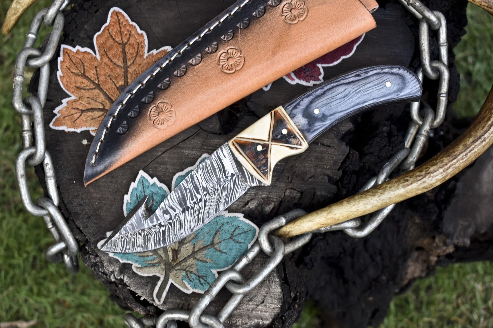 Hand Forged Skinner Knife with Gut Hook Twist Damascus Hard Wood EDC w/ Leather Sheath