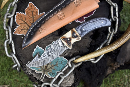 Hand Forged Skinner Knife with Gut Hook Twist Damascus Hard Wood EDC w/ Leather Sheath