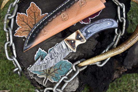 Hand Forged Skinner Knife with Gut Hook Twist Damascus Hard Wood EDC w/ Leather Sheath
