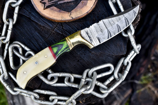 Hand Forged Twist Damascus Skinner Knife with Bone and Wood Handle – Brass Guard Hunting Blade