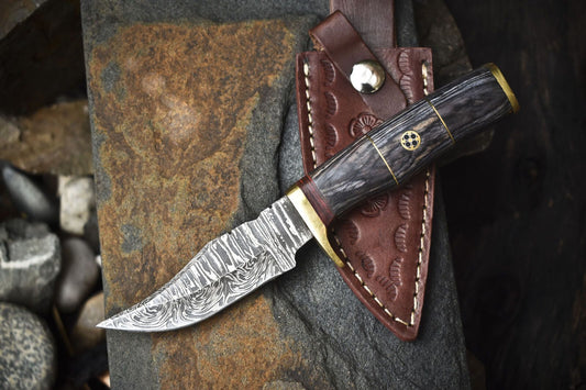 Hand Forged Twist Damascus Skinner Knife with Hardwood Handle – Custom Hunting Knife