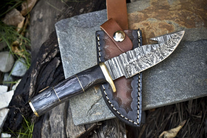 Handcrafted Twist Damascus Skinner Knife with Gut Hook Hardwood Handle for Hiking – Includes Sheath