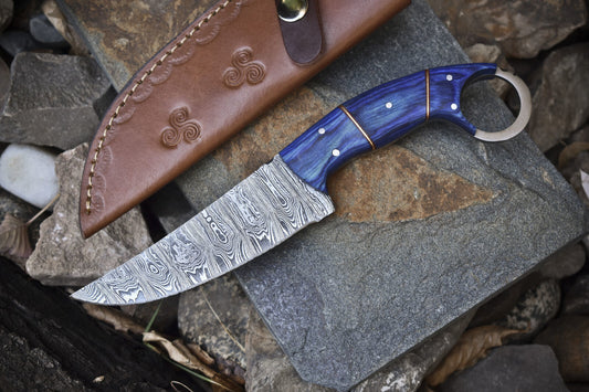 Handcrafted Twist Damascus Skinner Knife with Hardwood Handle and Wooden Bolster for Outdoor Sports
