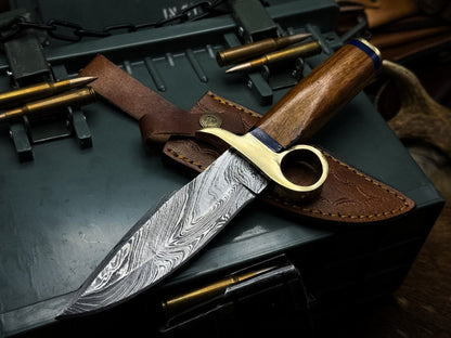 Handmade Damascus Bowie Knife – Full Tang Hunting Blade with Twist Hardwood Handle & Sheath | Heritage Forge