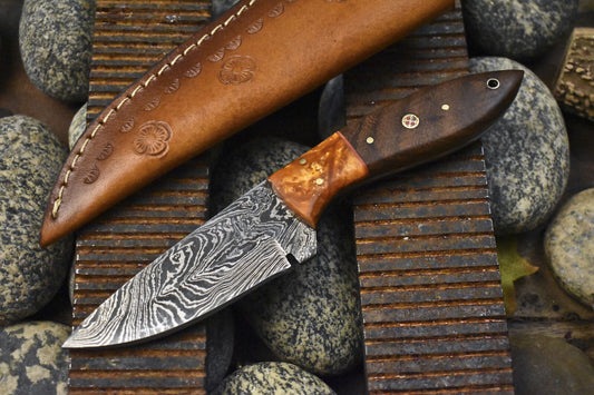 Handmade 8 Inch Damascus Skinner Knife with Twist Pattern Blade and Walnut Wood Handle – Custom Hunting Skinner Knife