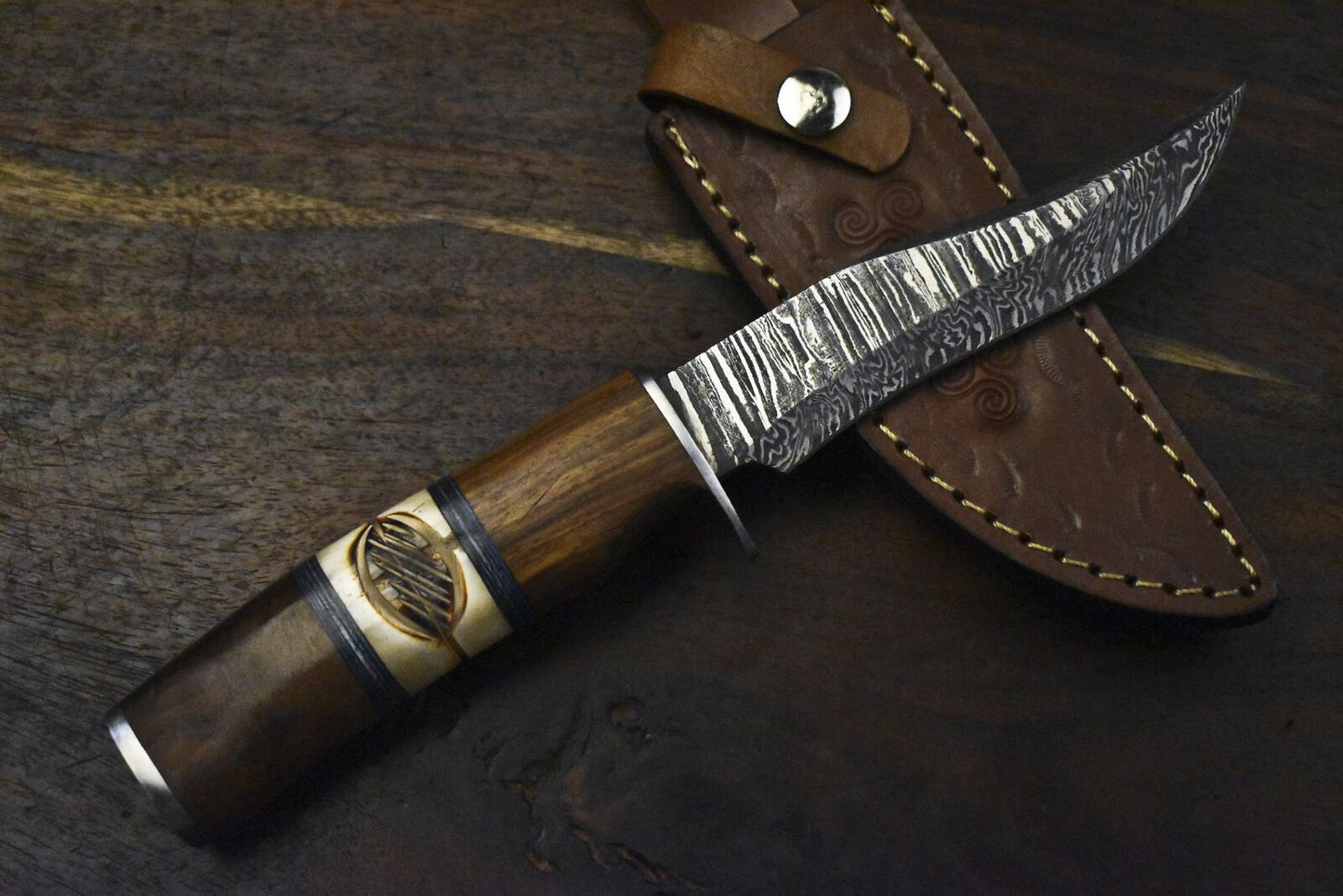 Handmade Damascus Skinner Knife Twist Pattern Bone and Wood Hunting Tool