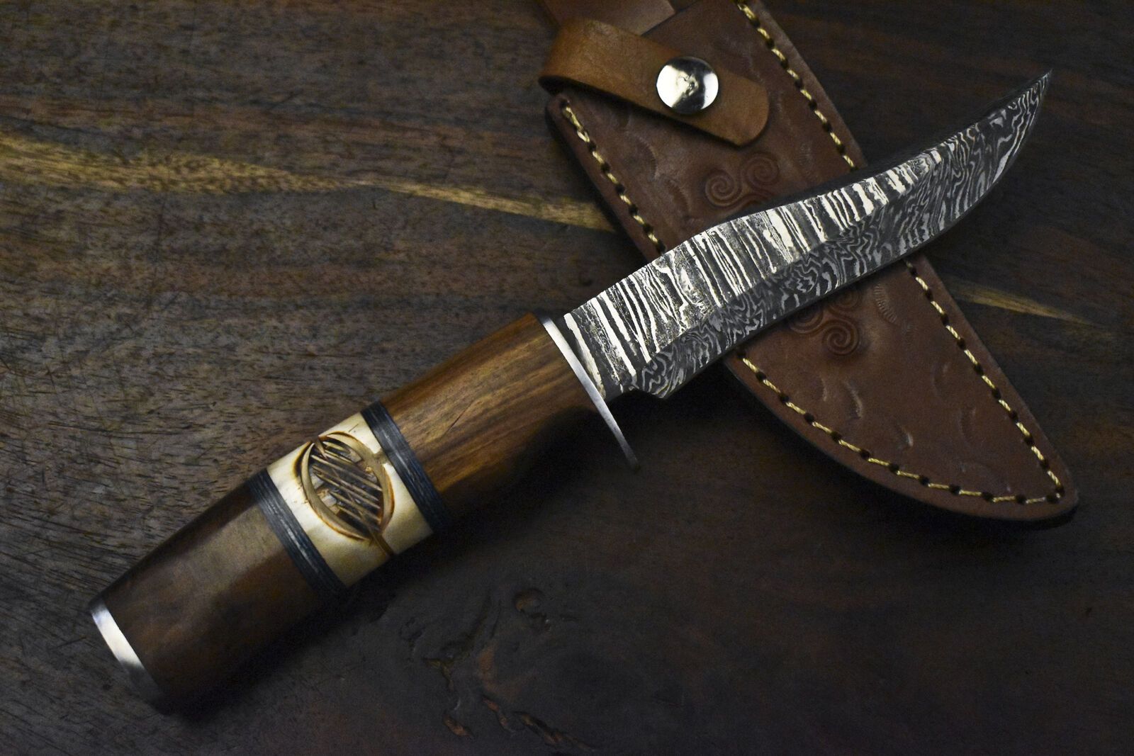 Handmade Damascus Skinner Knife Twist Pattern Bone and Wood Hunting Tool