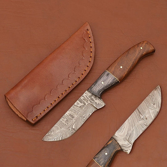  Handmade Damascus Skinner Knife with Wood Handle for Camping and Hunting