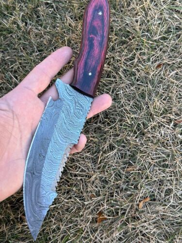 Handmade Damascus Steel Fixed Blade Hunting Knife – Full Tang Tactical Skinner Tracker with Leather Sheath