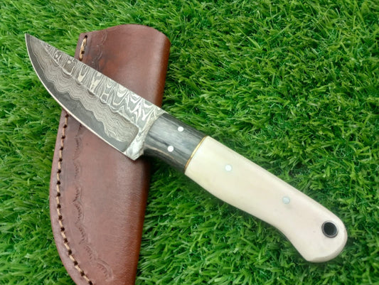 Handmade Damascus Steel Hunting Knife Chef Knife Bone Handle with Sheath