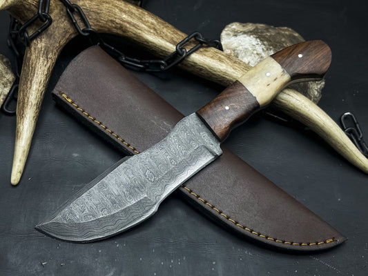 Handmade Damascus Steel Hunting Tracker Knife – Full Tang EDC Drop Point with Wood Handle & Leather Sheath
