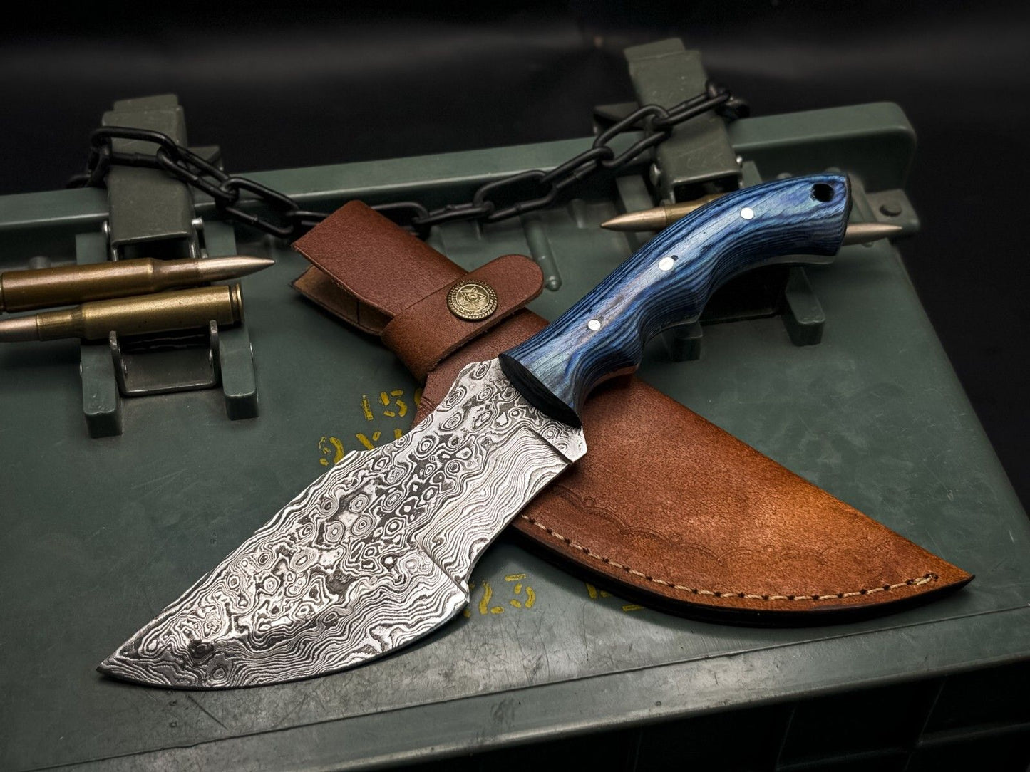 Handmade Damascus Tracker Knife – Hunting Fixed Blade with Wood Handle & Cow Leather Sheath