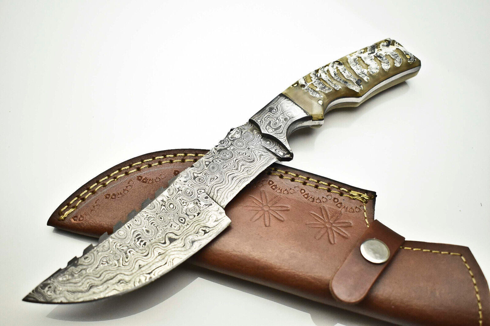 Handmade Damascus Tracker Knife | Ram’s Horn Handle & Leather Sheath