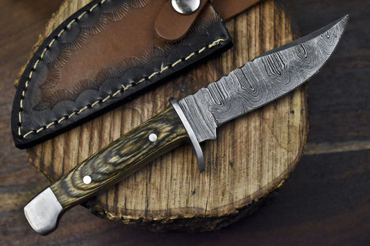 Handmade Twist Damascus Skinner Knife with Hardwood Handle and Steel Guard – Tactical Hunting Blade