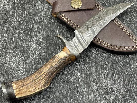 Heritage Forge 8 Inch Damascus Steel Hunting Bowie Knife with Stag Horn and Hardwood Handle