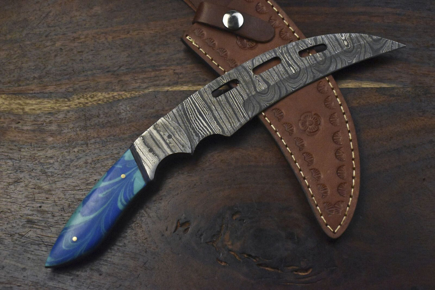Hot Item Twist Damascus Hunting Skinner Knife with Corian Handle | Handmade Fixed Blade Hunter