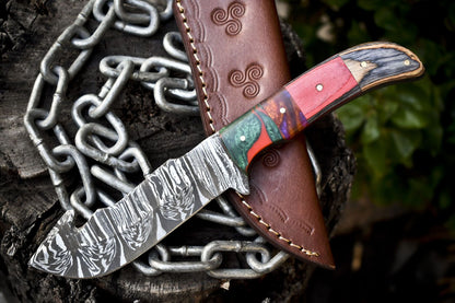 Hot Item Twist Damascus Skinner Knife with Gut Hook and Hard Wood Handle for Hiking