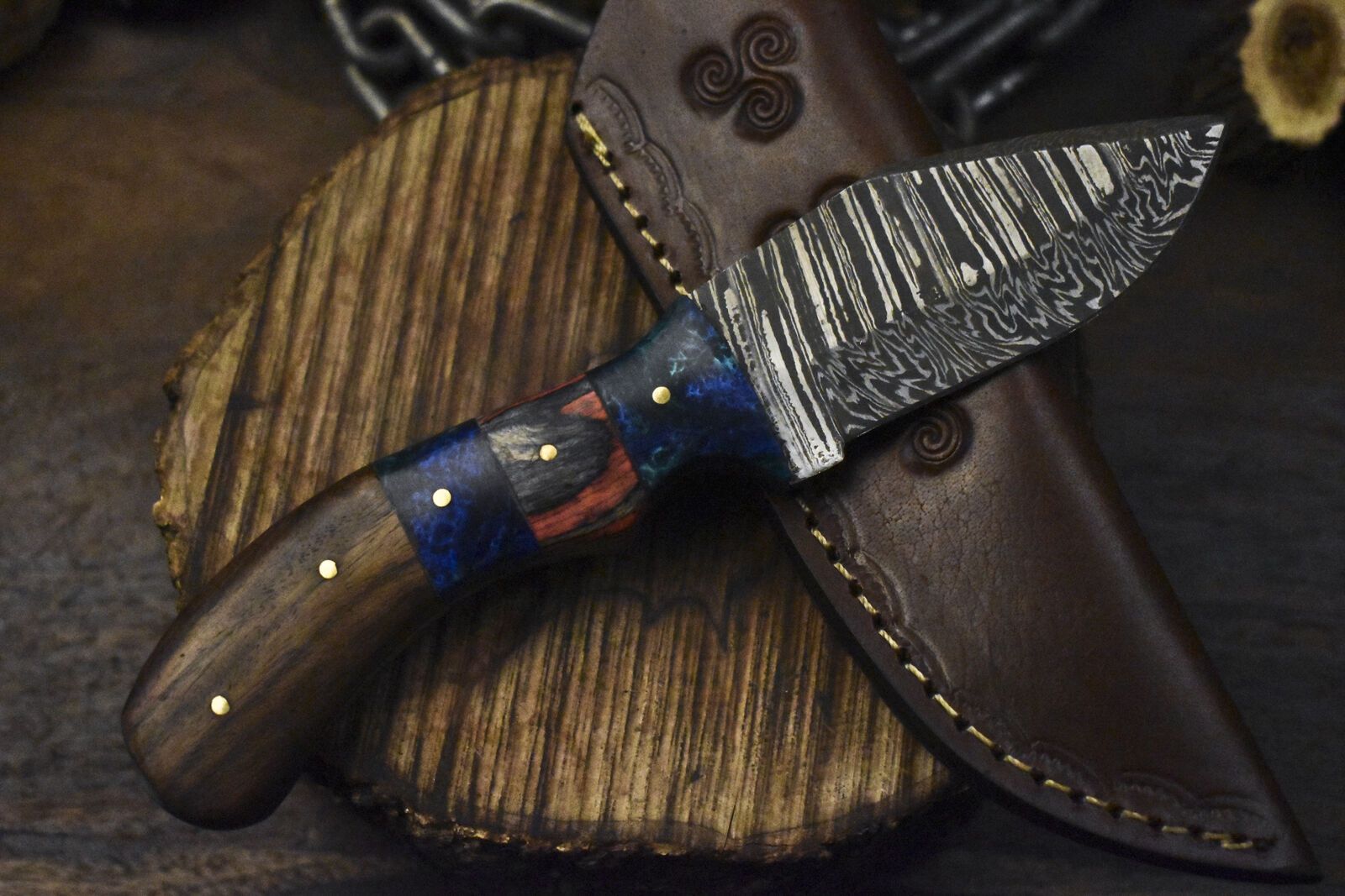 Hot Selling Twist Damascus Skinner Knife Walnut Wood Micarta Bolster EDC