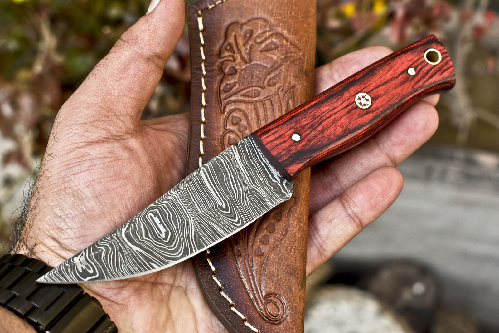 Limited Edition Damascus Skinner Hunting Knife with Hardwood Handle and Leather Sheath