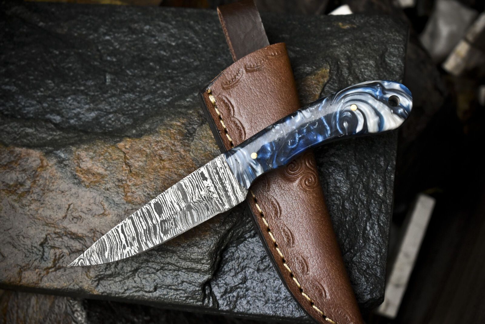 Rare Twist Damascus Skinner Knife with Micarta Handle – Custom Handmade Hunting Blade for Sportsmen

