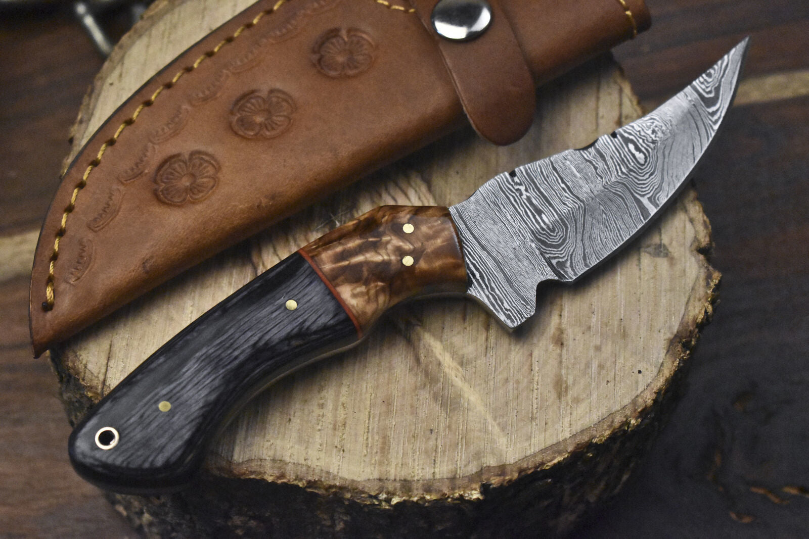 Twist Damascus Hunting Skinner Knife with Hardwood Handle and Wooden Bolster – Handmade Outdoor Blade with Sheath