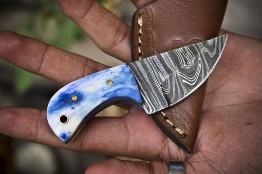  Twist Damascus Skinner Knife Hand Forged Corain Handle for Hunting and Sports