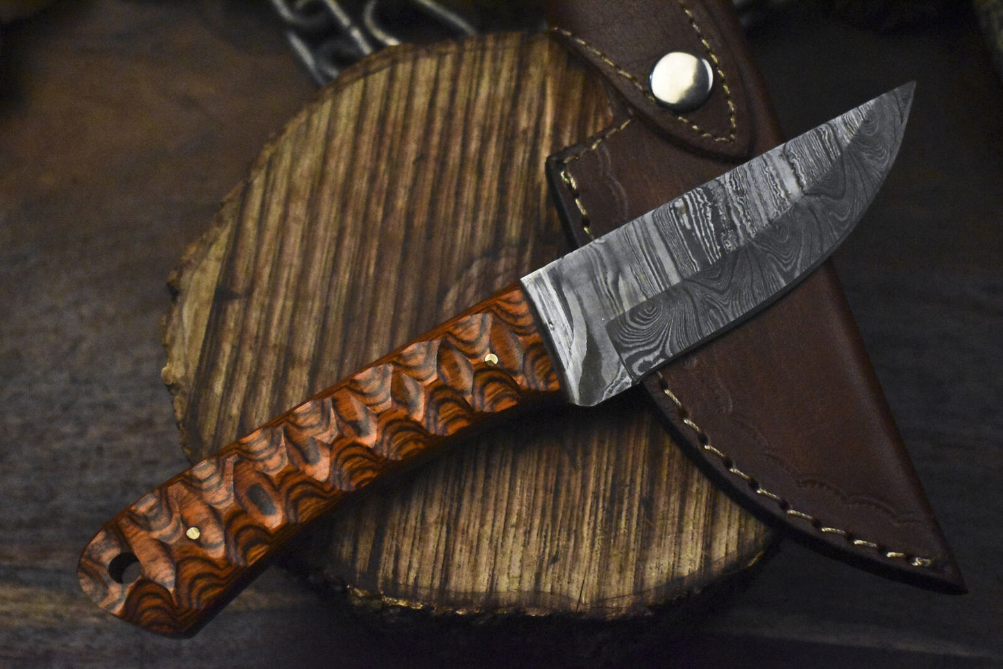 Twist Damascus Skinner Knife Hardwood Handle EDC Handmade Fixed Blade
