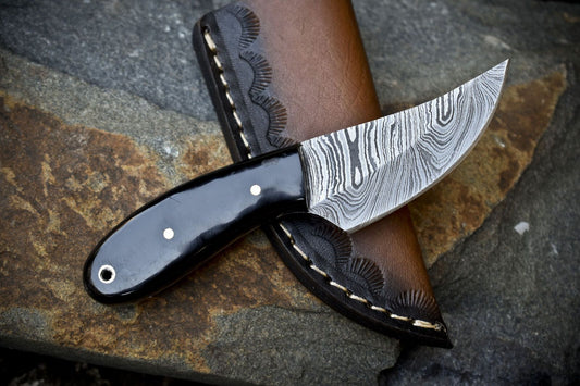Twist Damascus Skinner Knife with Bull Horn Handle – Custom Handmade Camping Knife