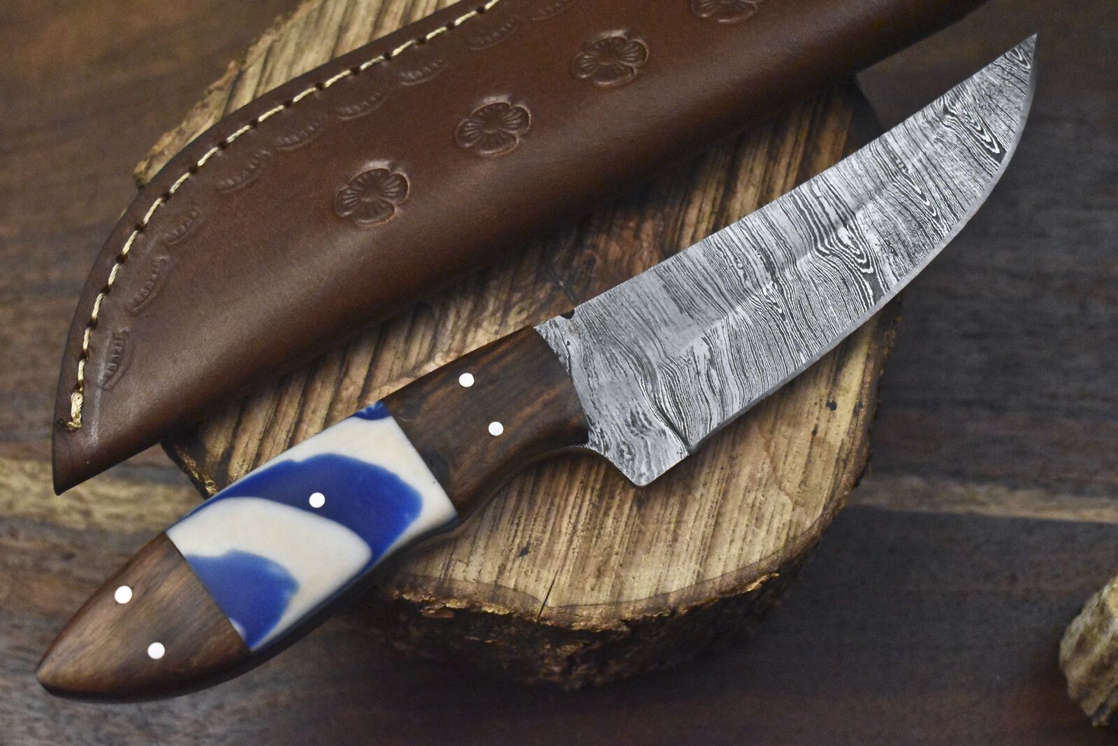 Twist Damascus Skinner Knife with Corain Handle and Wooden Bolster Tactical Hunter