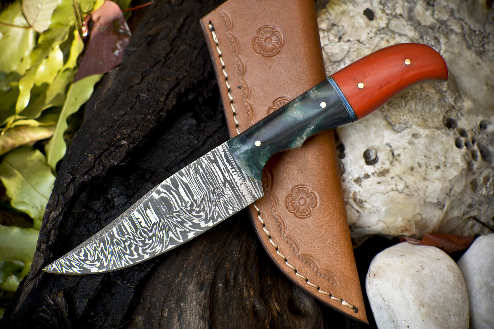 Twist Damascus Skinner Knife with Corian Handle – Limited Edition Hunting Blade