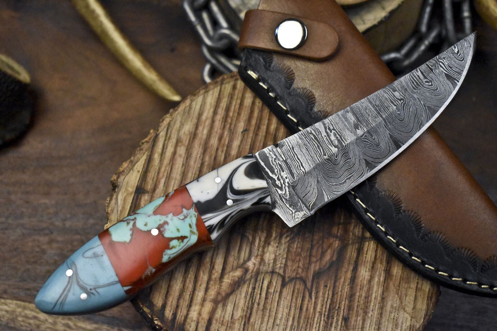 Twist Damascus Skinner Knife with Corian Handle and Micarta Bolster – Custom Forged Hunter’s Blade