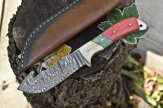 Twist Damascus Skinner Knife with Gut Hook – Mixed Material Handle & Leather Sheath for Hunting and EDC