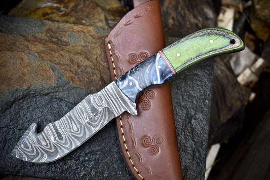 Twist Damascus Skinner Knife with Gut Hook and Hardwood Handle – Custom Handmade Hunting Blade