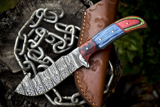 Twist Damascus Skinner Knife with Gut Hook and Hardwood Handle – Custom Hunting Knife with Decorative Finish and Sheath
