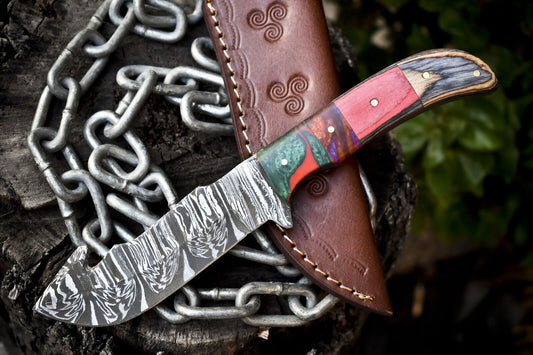 Twist Damascus Skinner Knife with Gut Hook and Hardwood Handle – Hand Forged Hunting Blade